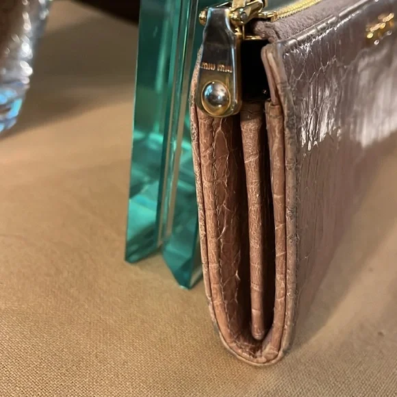 Miu Miu Long Zip Around Croc Embossed Beige Wallet - Picture 3 of 9